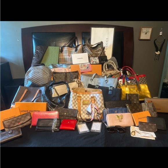 Meet your Posher, Madison - Picture 2 of 2